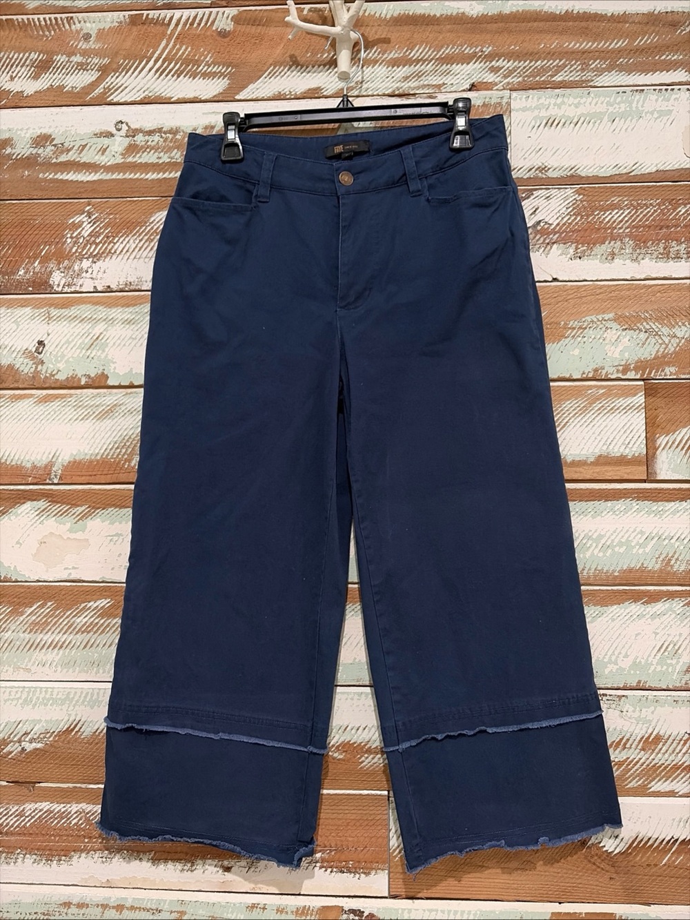 FRYE Nightfall Navy Wide Leg Raw Hem Boho Cropped Capri Pants Size 8 Nautical